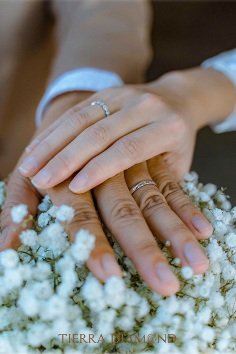 Những điều cần biết về nhẫn đính hôn và nhẫn cưới - đánh dấu bước tiến mới trên những nấc thang tình yêu